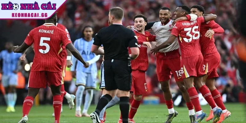 Liverpool với sự ổn định đang được đánh giá nhỉnh hơn Liverpool với sự ổn định đang được đánh giá nhỉnh hơn